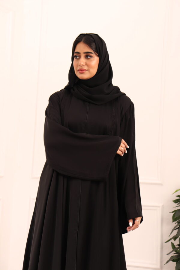 ⁦عبايه كلوش نواعم بقصة و سيع⁩ - الصورة ⁦2⁩