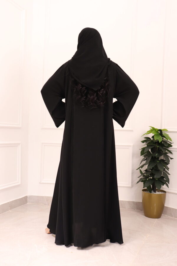 ⁦عبايه كلوش نواعم كلاسيك محددة باسود⁩ - الصورة ⁦8⁩