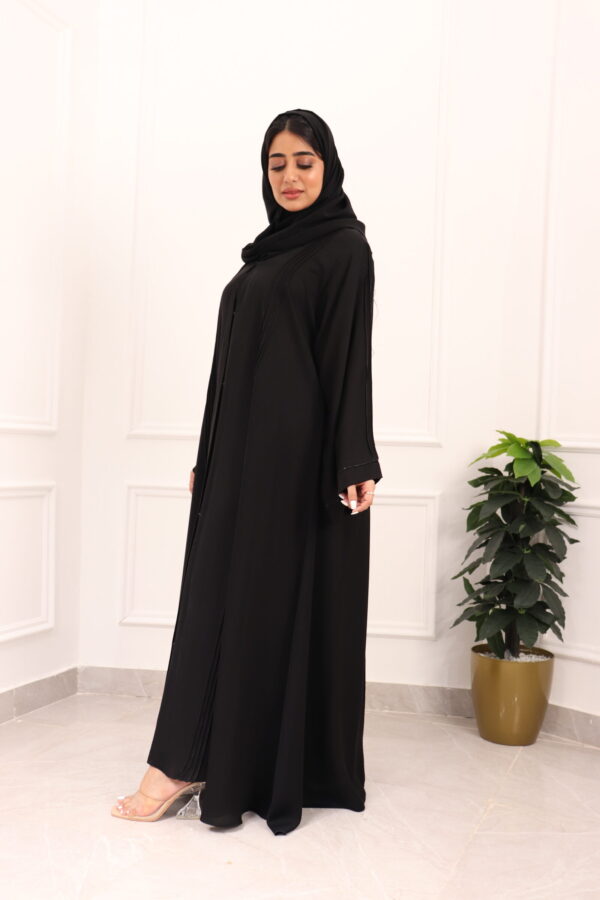 ⁦عبايه كلوش نواعم كلاسيك محددة باسود⁩ - الصورة ⁦11⁩