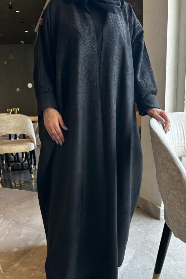 ⁦عبايه نص بشت شمواه بتطرير اسود على اكتاف عبايه⁩ - الصورة ⁦4⁩