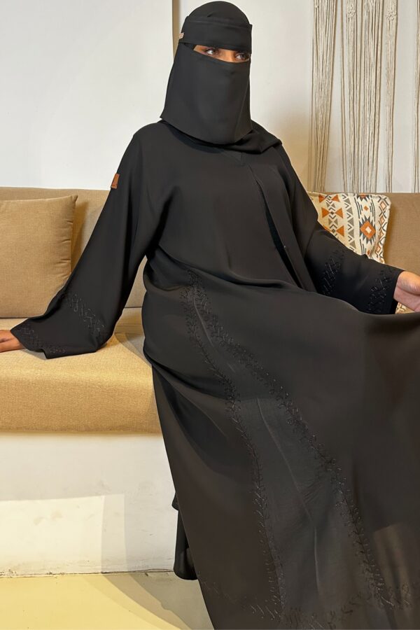 ⁦عباية كلوش بتطريز خيوط مخفي من اجناب⁩ - الصورة ⁦11⁩