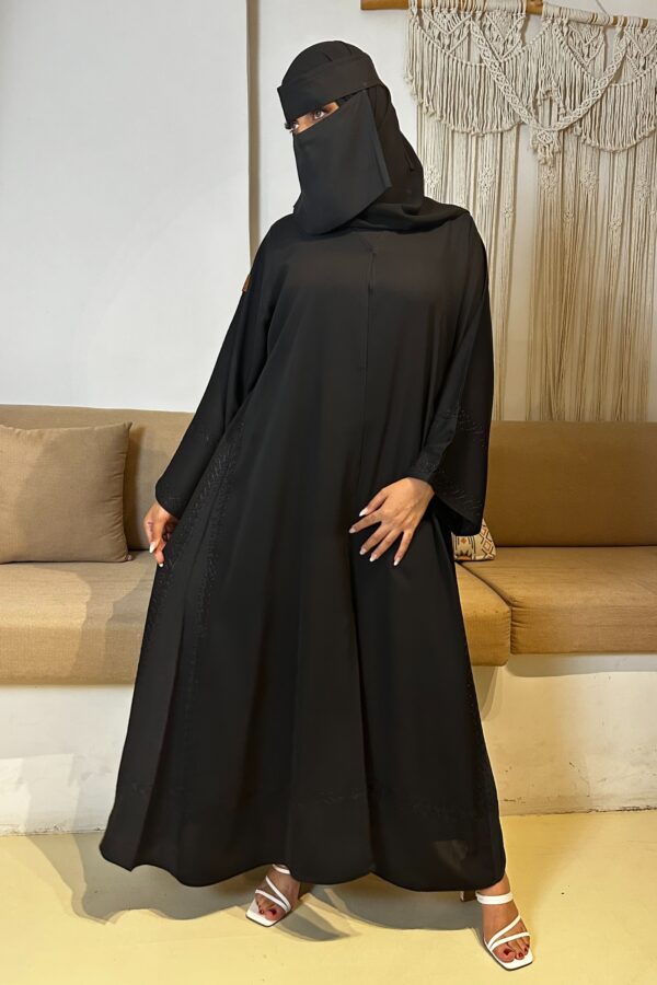 ⁦عباية كلوش بتطريز خيوط مخفي من اجناب⁩ - الصورة ⁦12⁩