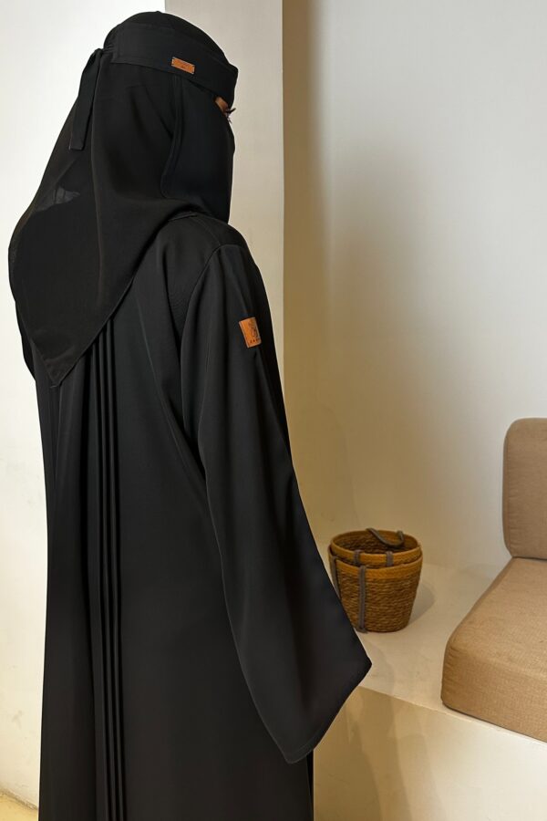 ⁦عباية مغلقة بكسر دقات زي كلوش⁩ - الصورة ⁦7⁩