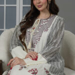 جلابيه اسود باكمام و حلق مزينه بدقات خيوط ترتر