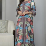 جلابيه بني مرسومه بورود ملون و كبس لولو