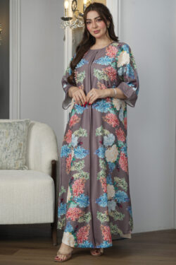 جلابيه بني مرسومه بورود ملون و كبس لولو