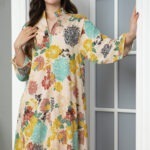 جلابيه بيج قطن بلياقه مشجره بورود ملون (٥)