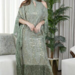 فستان أخضر مطرز بترتر