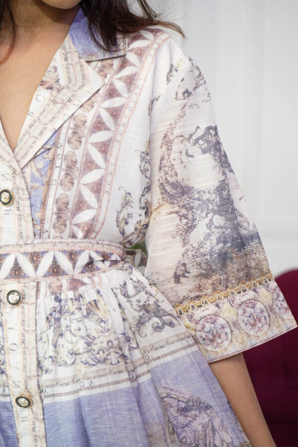 ⁦جلابيه بناتي بلياقه مندمجه بتشجر البيج و الموف⁩ - الصورة ⁦5⁩