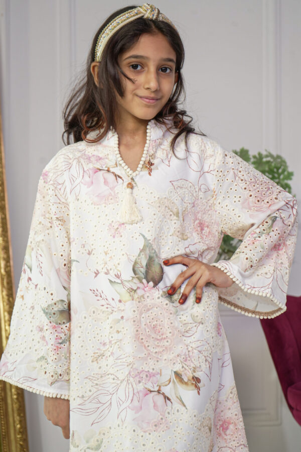 ⁦جلابية بناتي مشجره بورد وردي⁩ - الصورة ⁦3⁩