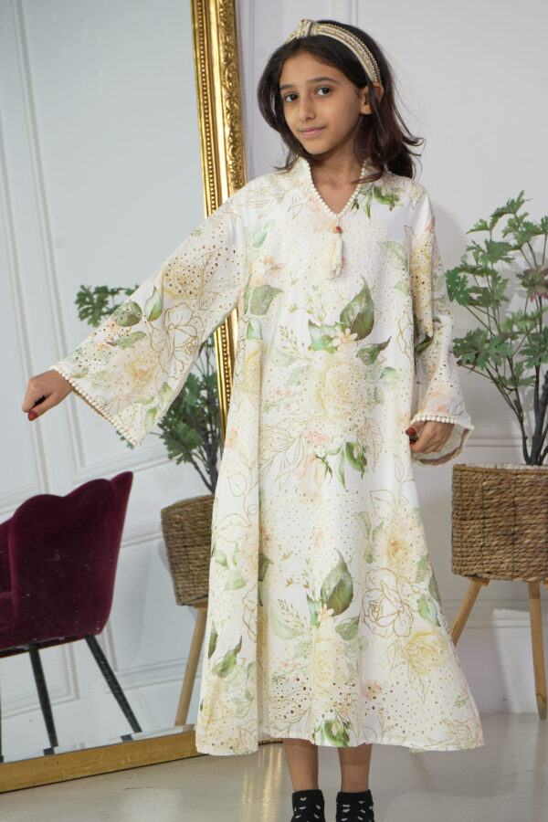 ⁦جلابية بناتي مشجره بورد اخضر⁩ - الصورة ⁦2⁩