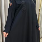 عباية بياقة و شك من الاكتاف بأسود