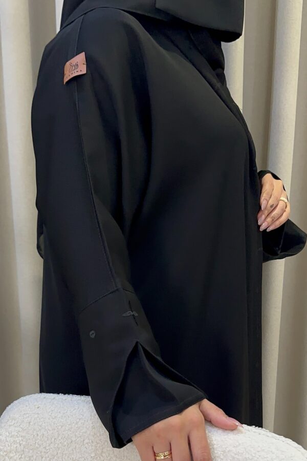 ⁦عباية كلوش بتطريز ناعم من امام و كم⁩ - الصورة ⁦2⁩