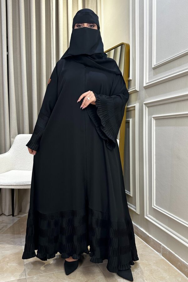 ⁦عبايه كلاسيك بكلفه من اكمام و اسفل عبايه⁩ - الصورة ⁦2⁩