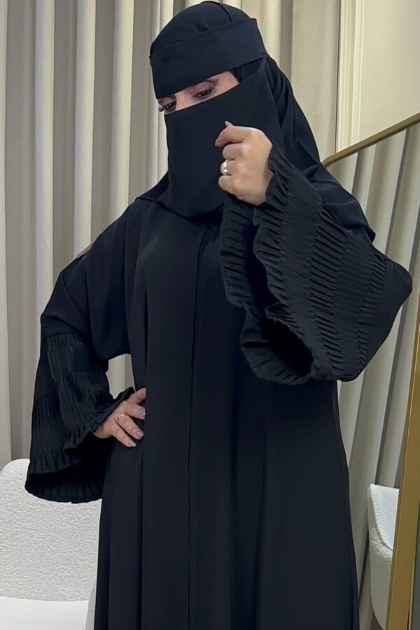 ⁦عبايه كلاسيك بكلفه من اكمام و اسفل عبايه⁩ - الصورة ⁦4⁩