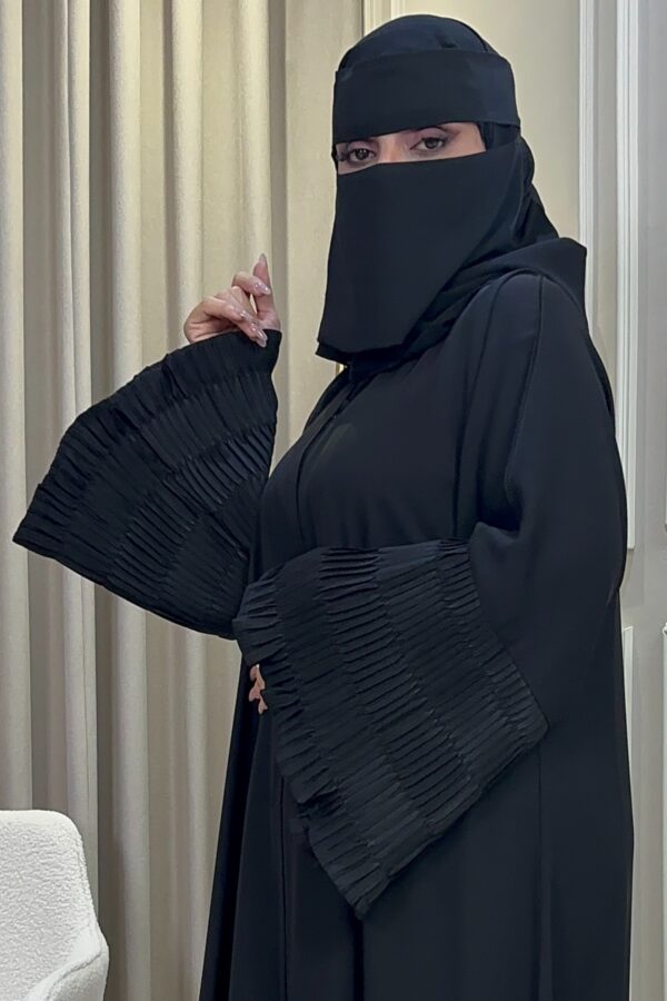 ⁦عبايه كلاسيك بكلفه من اكمام و اسفل عبايه⁩ - الصورة ⁦5⁩