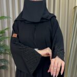 عبايه فلري كريب بشك يدوي اسود على اكمام