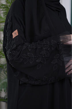 عباية كريب بشك على الأكمام