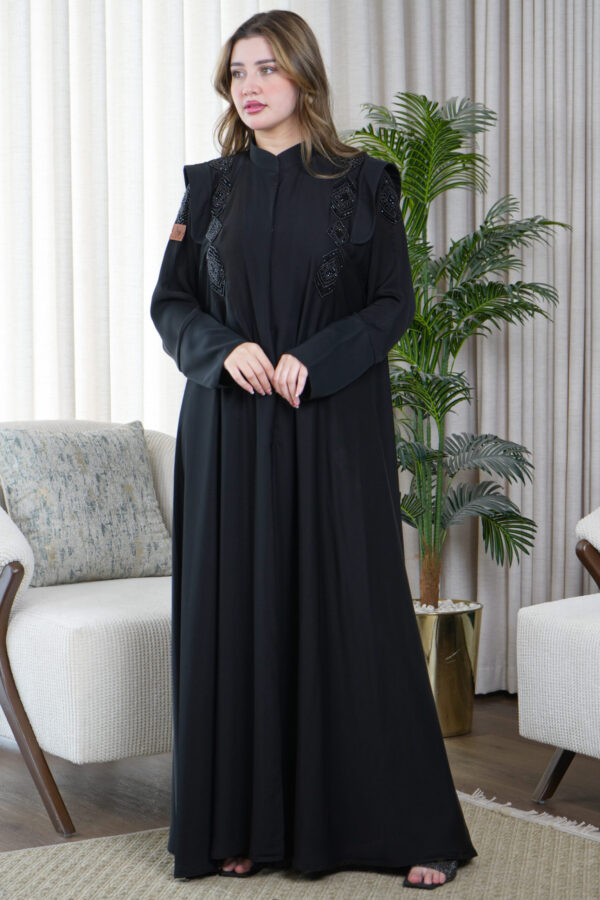 ⁦عباية بلياقه و شك من اكتاف بأسود⁩ - الصورة ⁦4⁩