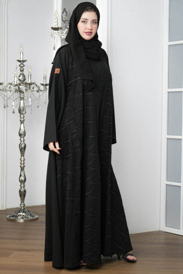 ⁦عباية حنين كلوش مطرزة بلاسود⁩ - الصورة ⁦4⁩