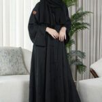 عبايه كلوش بتطريز اسود كامل