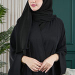 عباية كلوش مخيط بدقات أسود من الأمام