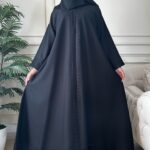 عبايه نص كلوش بتطريز شريط من كم و اسفل العبايه