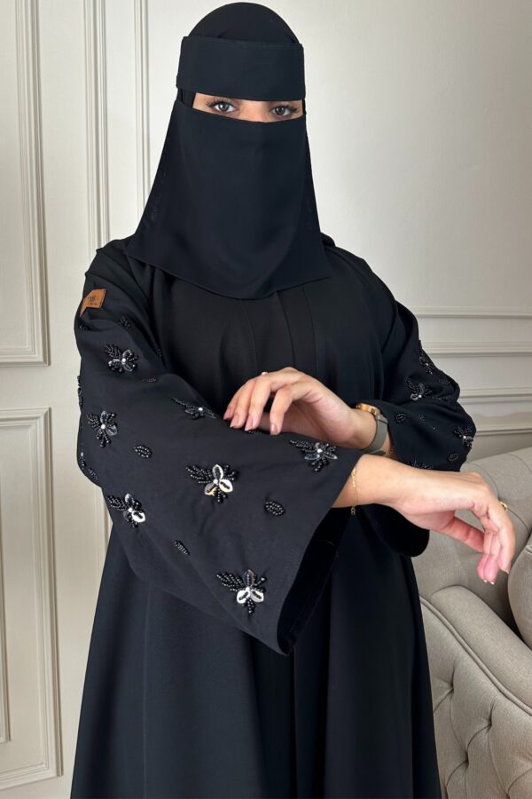 ⁦عبايه لينا كلوش بشك ورود على اكمام⁩ - الصورة ⁦3⁩