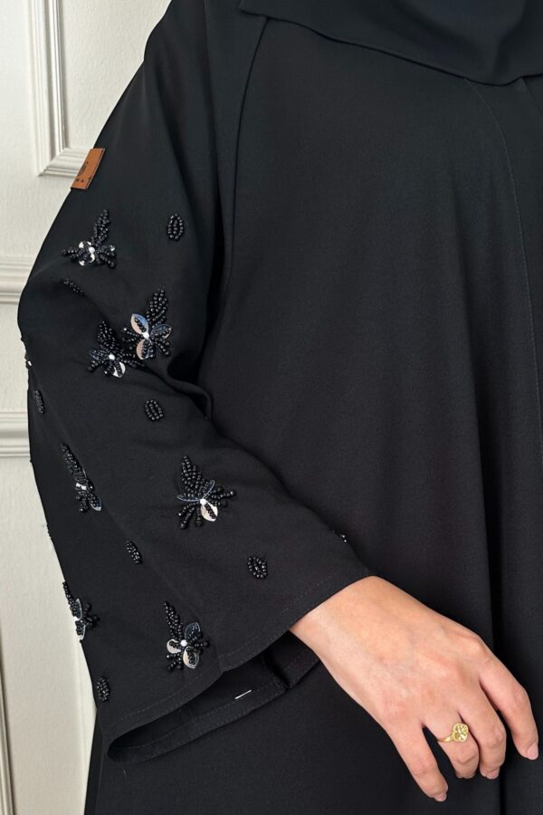 ⁦عبايه لينا كلوش بشك ورود على اكمام⁩ - الصورة ⁦6⁩