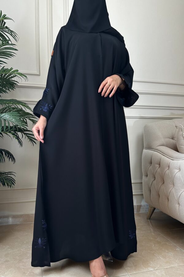 ⁦عباية سيلين مزينة بشك مخفي بلون كحلي⁩ - الصورة ⁦4⁩