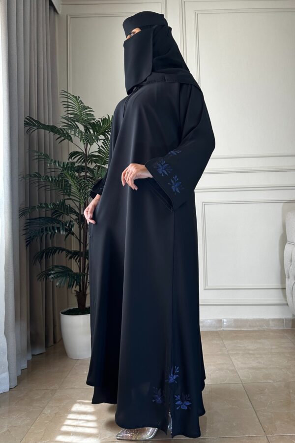 ⁦عباية سيلين مزينة بشك مخفي بلون كحلي⁩ - الصورة ⁦6⁩