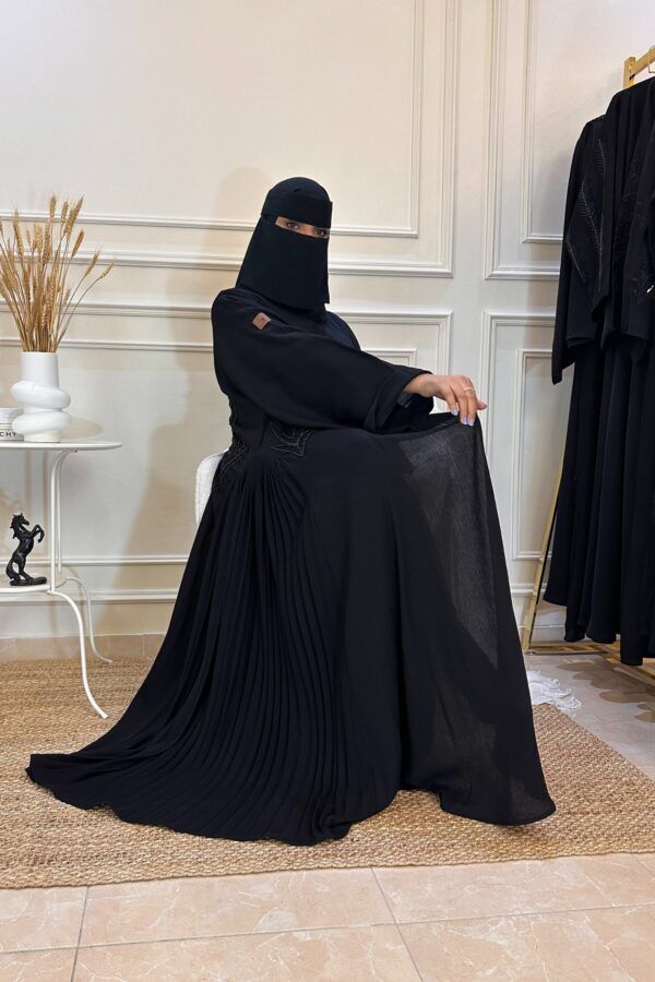⁦عبايه اسود بتدخل قماش مكسر شك من اجناب⁩ - الصورة ⁦2⁩