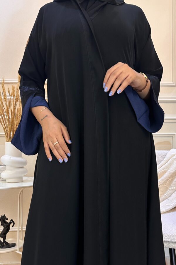 ⁦عبايه ترف كلوش بشريط ورود كحلي⁩ - الصورة ⁦2⁩