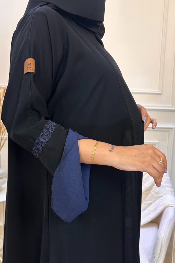 ⁦عبايه ترف كلوش بشريط ورود كحلي⁩ - الصورة ⁦8⁩