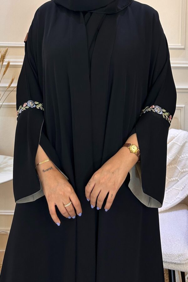 ⁦عباية ترف بشريط ورود ملونة⁩ - الصورة ⁦8⁩