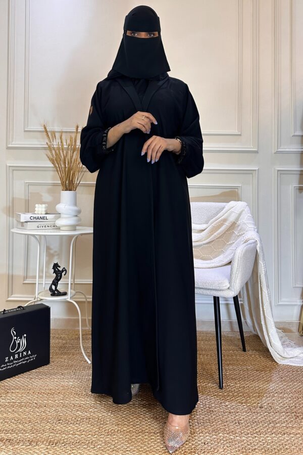 ⁦عباية كيان بليزر و لولو أسود على اكمام⁩ - الصورة ⁦2⁩