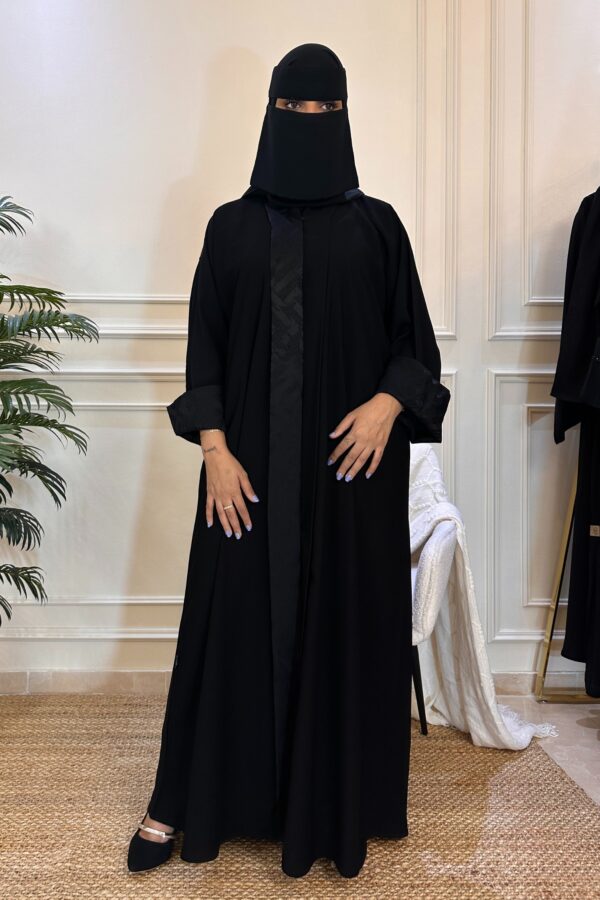 ⁦عبايه ساده كريب محدده من امام و كم صفط⁩ - الصورة ⁦7⁩