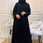 عبايه كلوش نواعم بشك خط اسود على كم