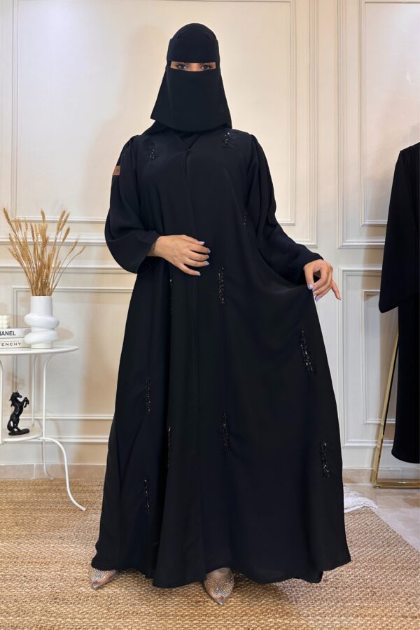 عبايه كتف بشك كامل على شكل ورق شجره