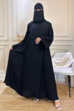 ⁦عباية مقفلة كلاسيك محددة بأسود⁩ - الصورة ⁦2⁩