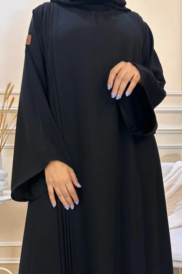 ⁦عباية مقفلة كلاسيك محددة بأسود⁩ - الصورة ⁦7⁩