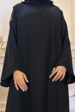⁦عباية مقفلة كلاسيك محددة بأسود⁩ - الصورة ⁦8⁩