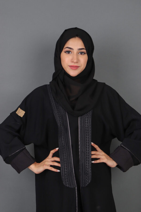 ⁦عبايه مفتوحة بطبقة داخلية مع ربطة جانبية⁩ - الصورة ⁦8⁩
