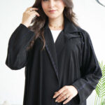 عباية بليزر بتطريز كحلي محدد من اطراف