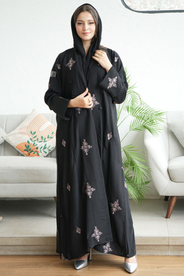 ⁦عباية كادي كلوش مطرزة بورود بيج كامل للعباية⁩ - الصورة ⁦2⁩