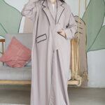 عباية ثلاث قطع بيج بجيوب طقم قماش كريب واقف