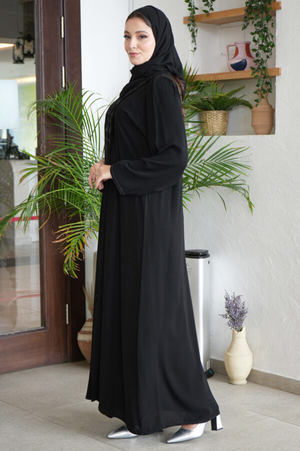 ⁦عباية بليزر كريب بشك اسود و خيوط مخفية بشك⁩ - الصورة ⁦5⁩