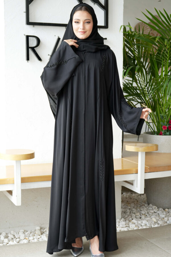 ⁦عباية نواعم كلوش بلمسة شك اسود ناعمة⁩ - الصورة ⁦8⁩