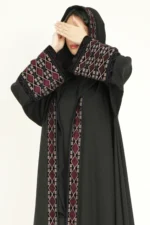 ⁦عباية برغندي كلوش بتطريز كلفه مخمل عنابي⁩ - الصورة ⁦2⁩