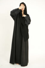 ⁦عباية بدقات بكم مفصول جاكار مشجره بالأسود⁩ - الصورة ⁦2⁩